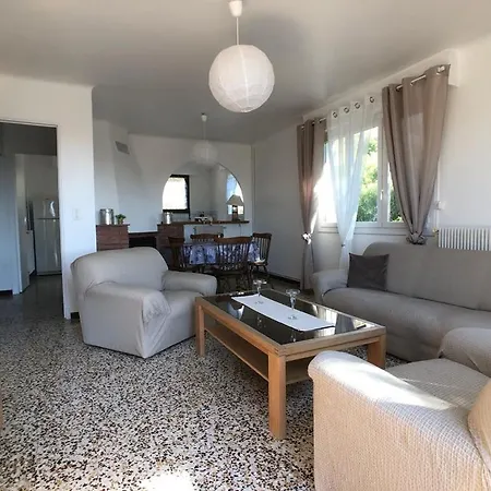 Lavandou Vue Mer Et Dependance *